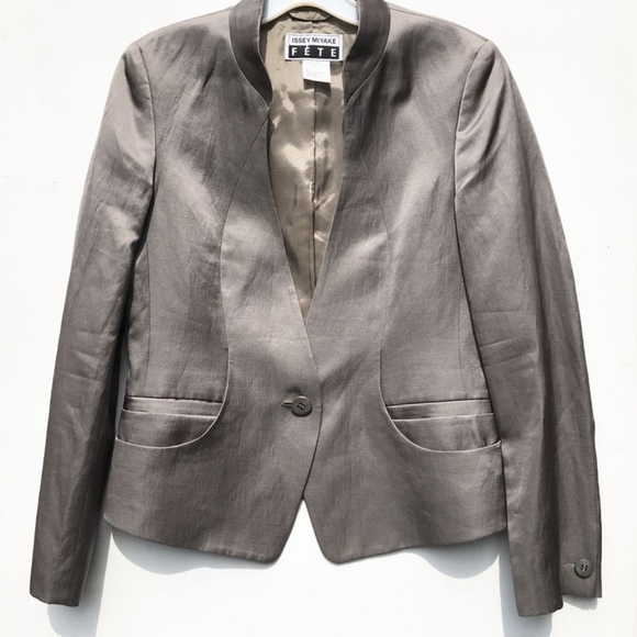 Issey Miyake Jackets & Blazers - ISSEY MIYAKE Fete sateen Blazer 2 Jacket US 4